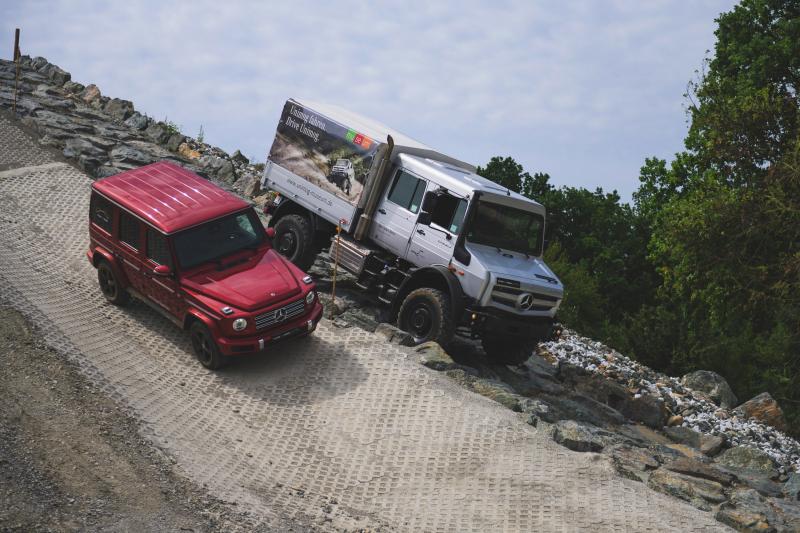 27zoom mercedes classe g et unimog les photos officielles des retrouvailles entre les deux légendes tout terrain